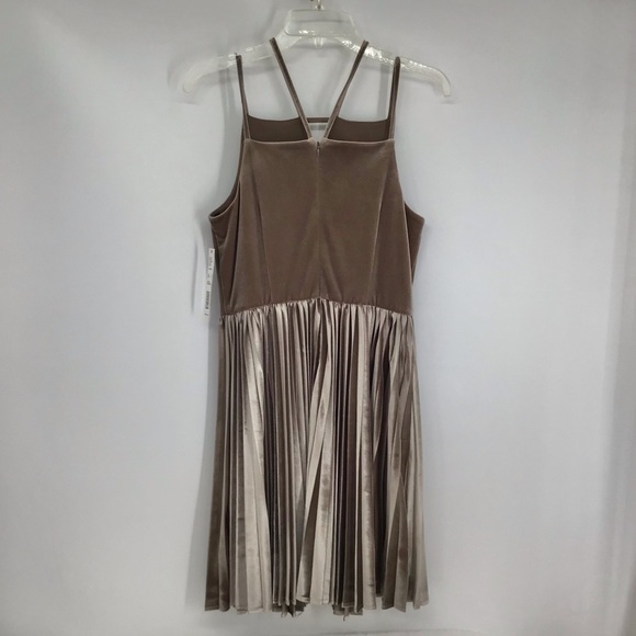 Gianni Bini Women’s Jenni Velour Pleated Mini Dress Party Champagne NWT Size 8 - Picture 3 of 9